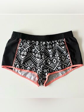 No Boundaries Black White Orange Aztec Print Boho Athletic Active Shorts Size M